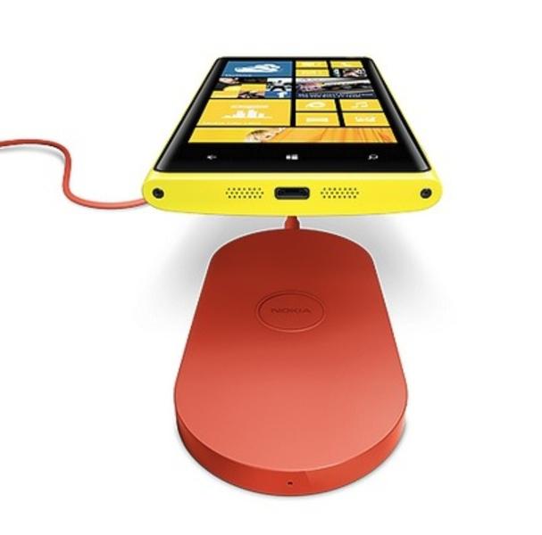Lições do iPhone5, o produto que a Apple foi obrigada a lançar 2 lumia920wirelesscharge.jpeg