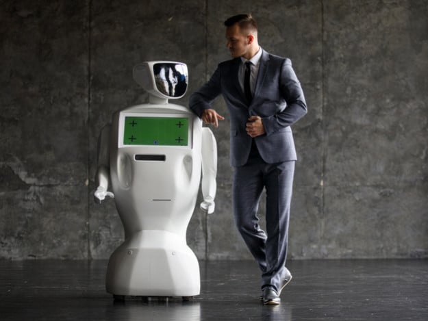 robô e humano