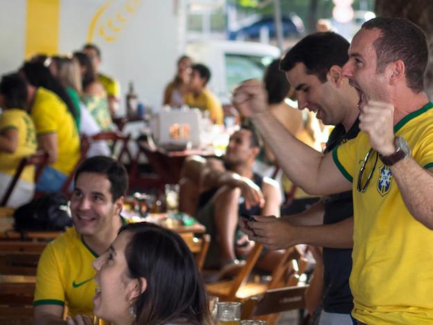 Vai se reunir para ver os jogos da Copa? Confira 7 razões para usar uma VPN 1 torcida