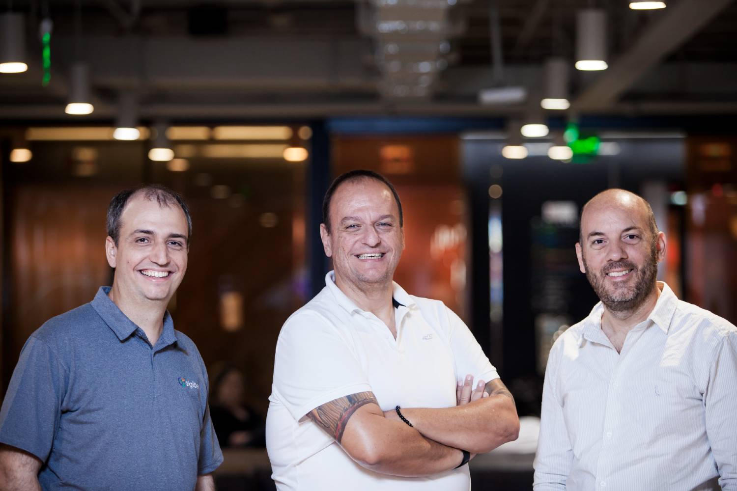 Peter Kreslins Junior (esquerda), Vitor Sousa (centro) e Rodrigo Bernardinelli, fundadores da Digibee. Foto: Divulgação