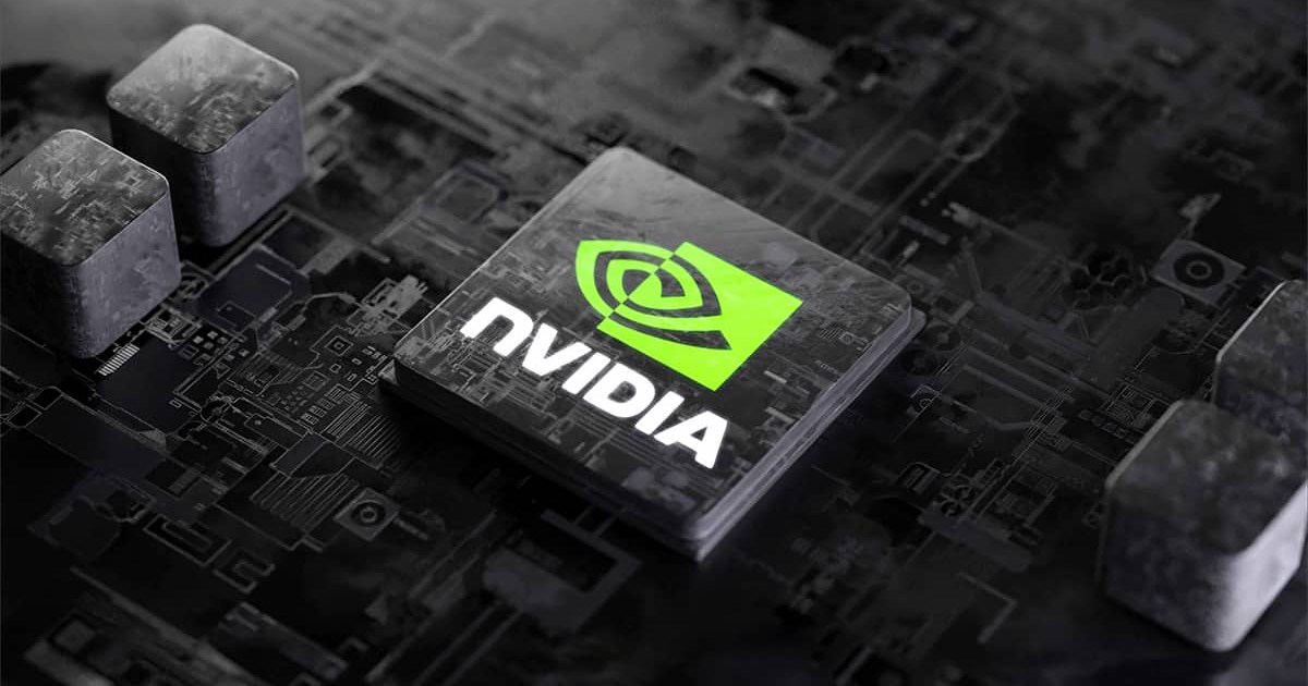 Imagem de um chip eletrônico com o logotipo da NVIDIA em destaque, representando a tecnologia de hardware avançada e inovação em processamento gráfico e inteligência artificial